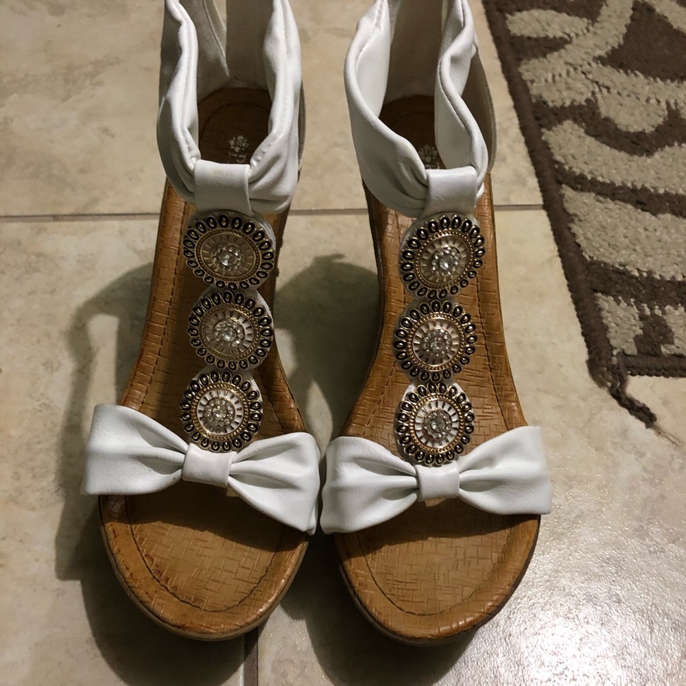 white wedges